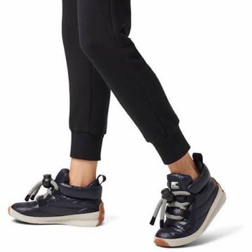 Sorel Out N About Puffy Waterproof Lace Winter Boot - Women's 7